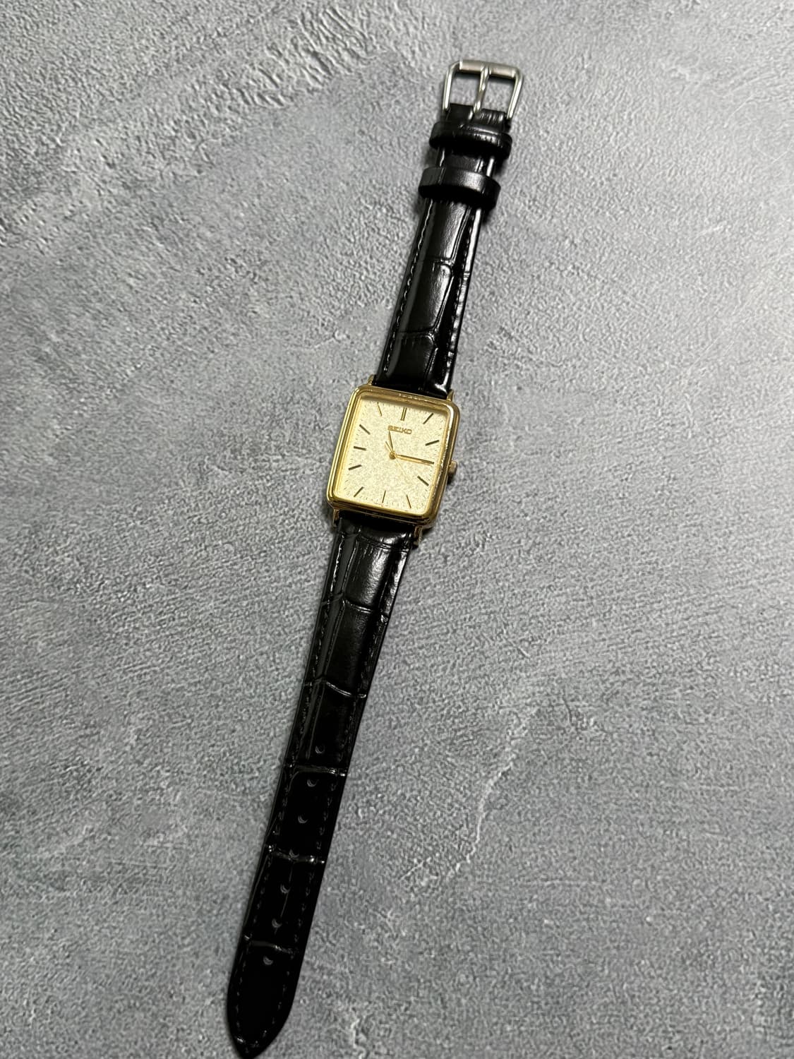 세이코 Seiko 샴페인 골드 다이얼 스퀘어 쿼츠 상품이미지2