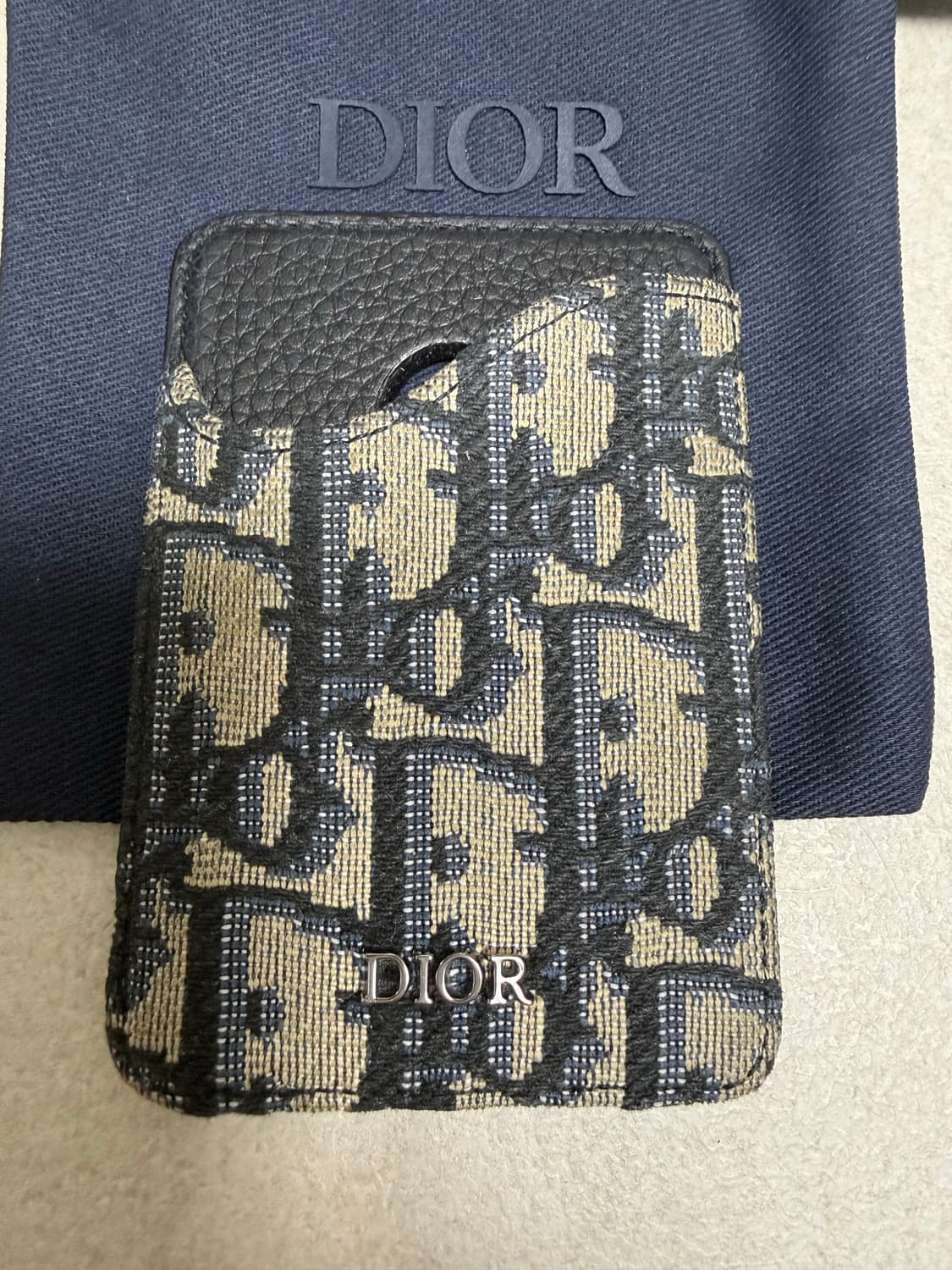 디올 맥세이프 카드지갑 풀구성품 상태A급 상품이미지1