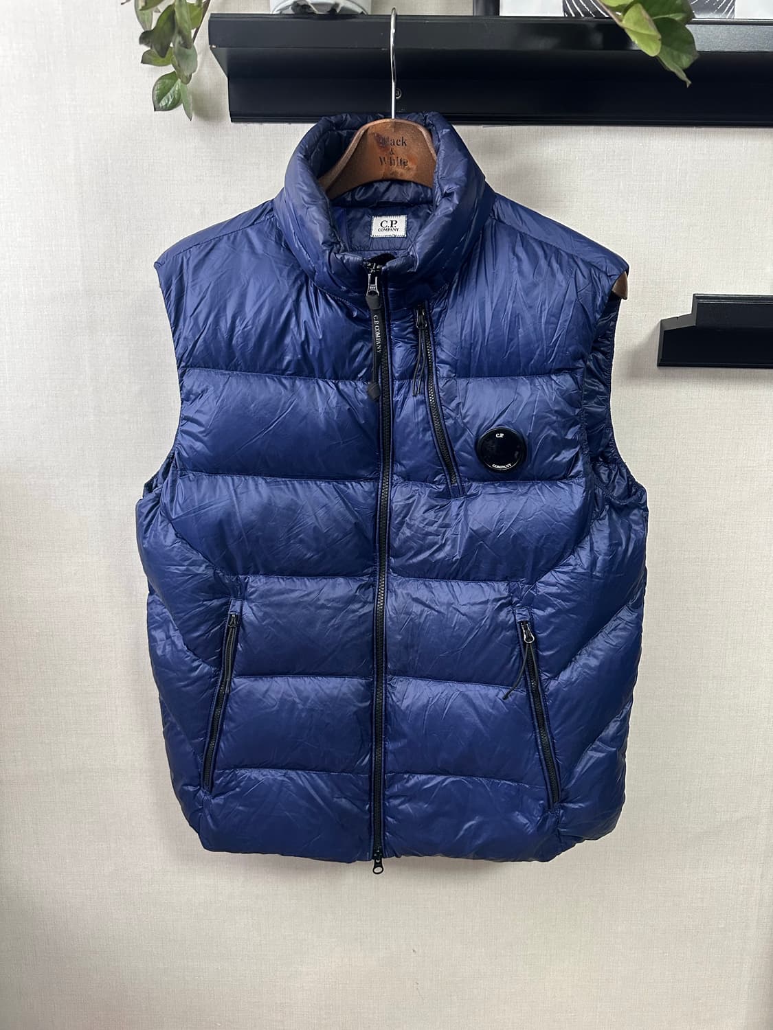 씨피컴퍼니 D.D.Shell 조끼 패딩 52(95-100) 정품 상품이미지1