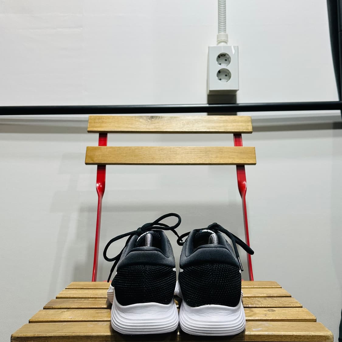 260) 나이키 운동화 남성 남자 런닝화 레볼루션 4 상품이미지4