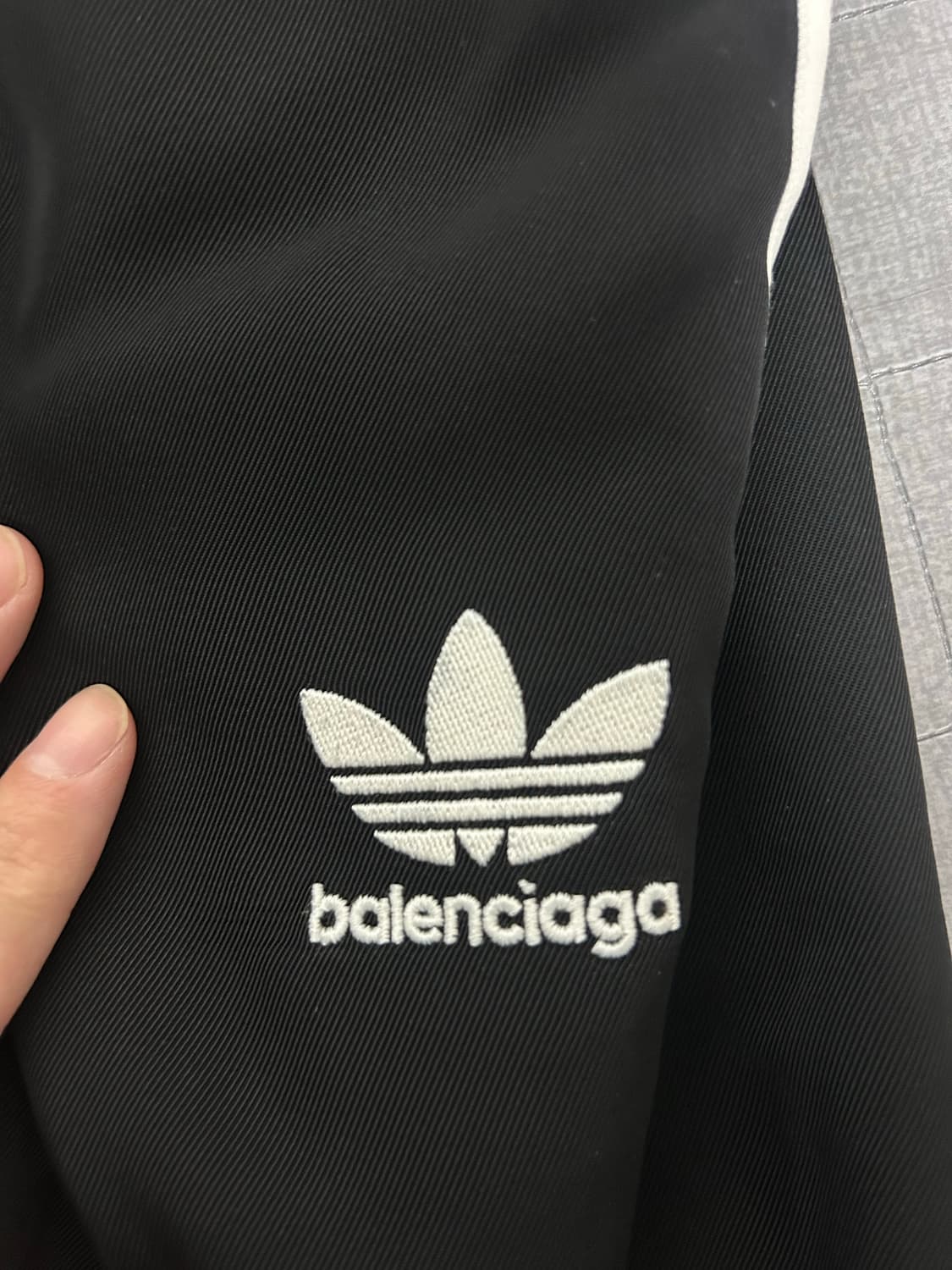 [46] 발렌시아가 아디다스 테일러드 트라우저 팬츠 상품이미지3