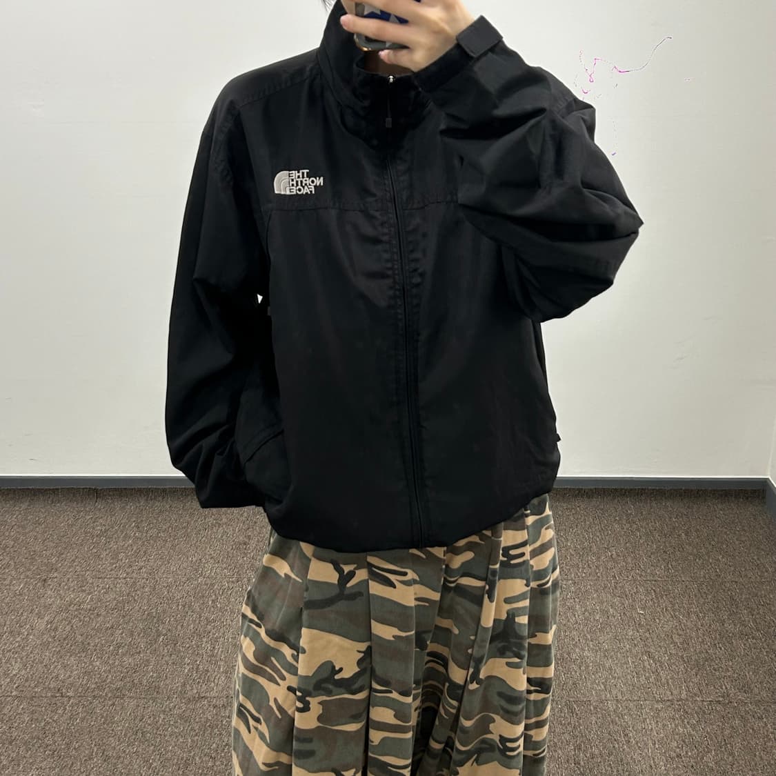 The north face 노스페이스 밑단 스트링 블랙 바람막이 상품이미지1