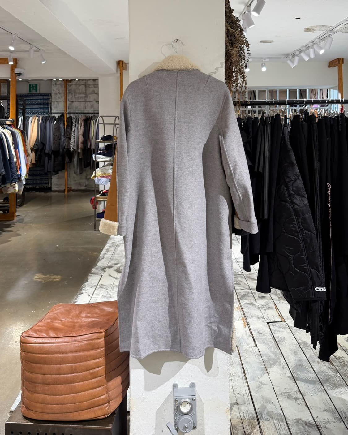 분더샵 브라운 그레이 리버서블 시어링 롱 코트 상품이미지7