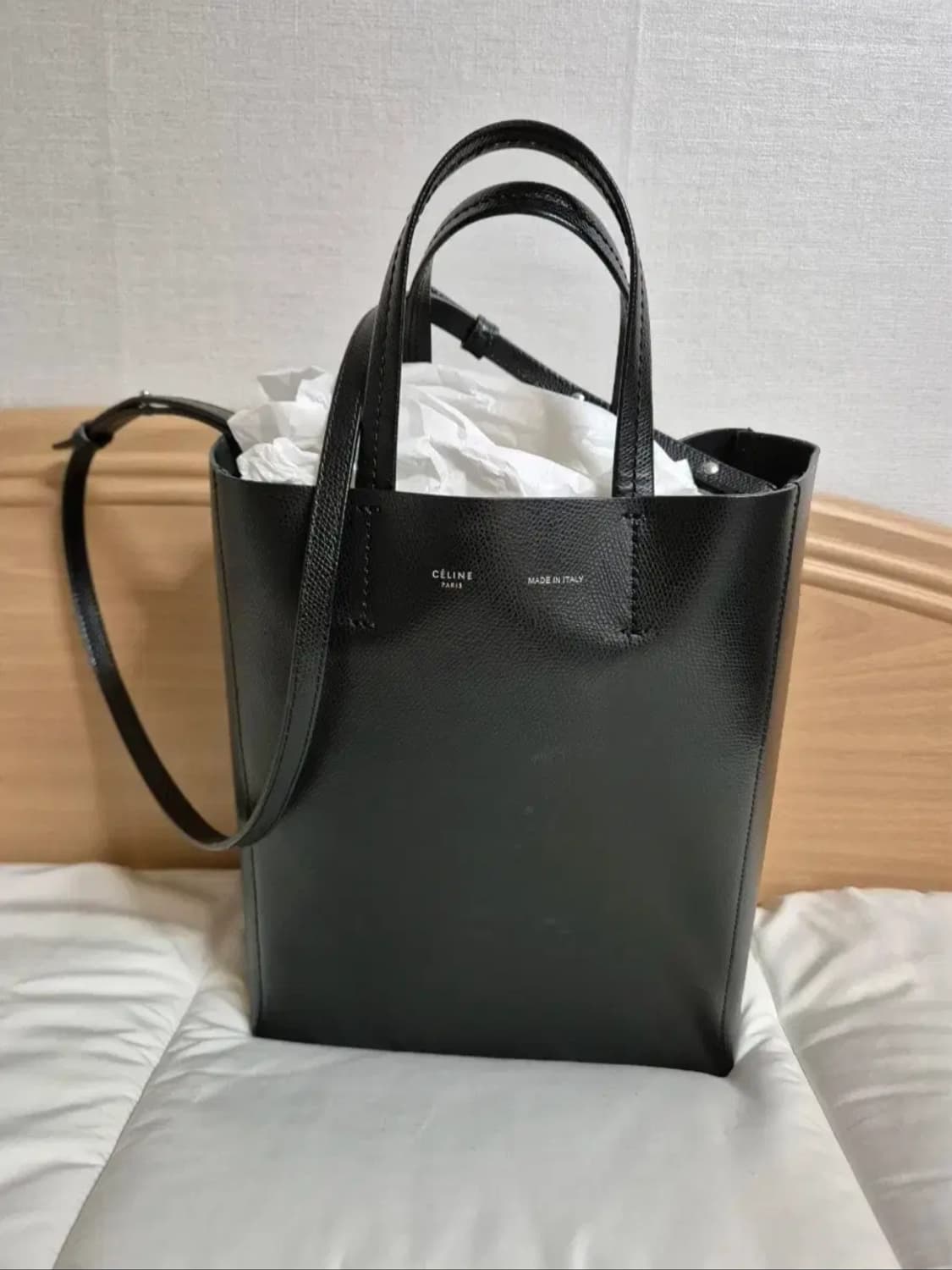 셀린느 카바스백 블랙 색상 상품이미지2