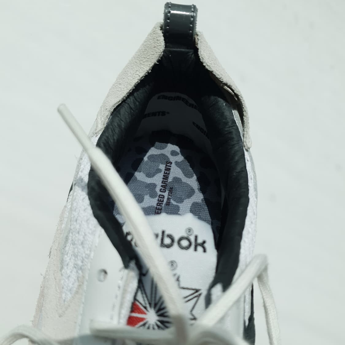 ENGINEERED GARMENTS x REEBOK
LX2200
 상품이미지3