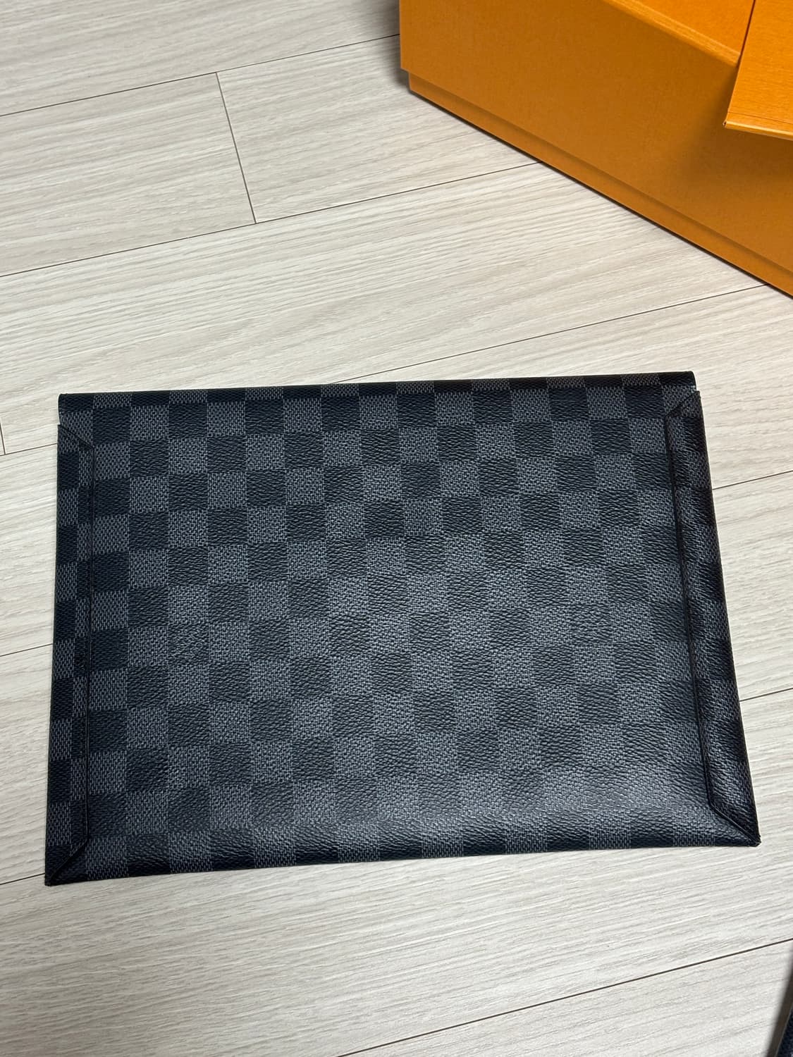 루이비통 다미에 알파 트리플 파우치 클러치 상품이미지9