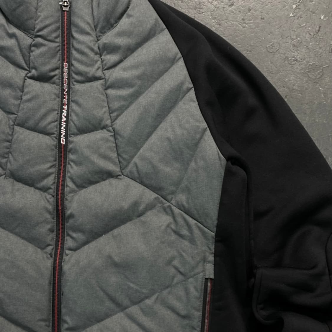 105 데상트 하이브리드 패딩  상품이미지2