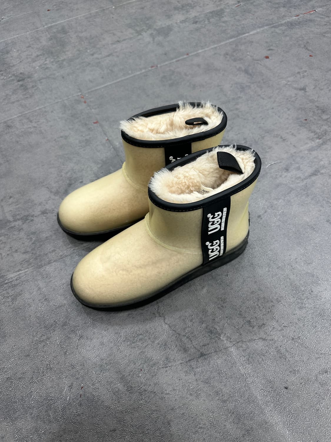 UGG 어그 클리어 부츠 38 사이즈 상품이미지2