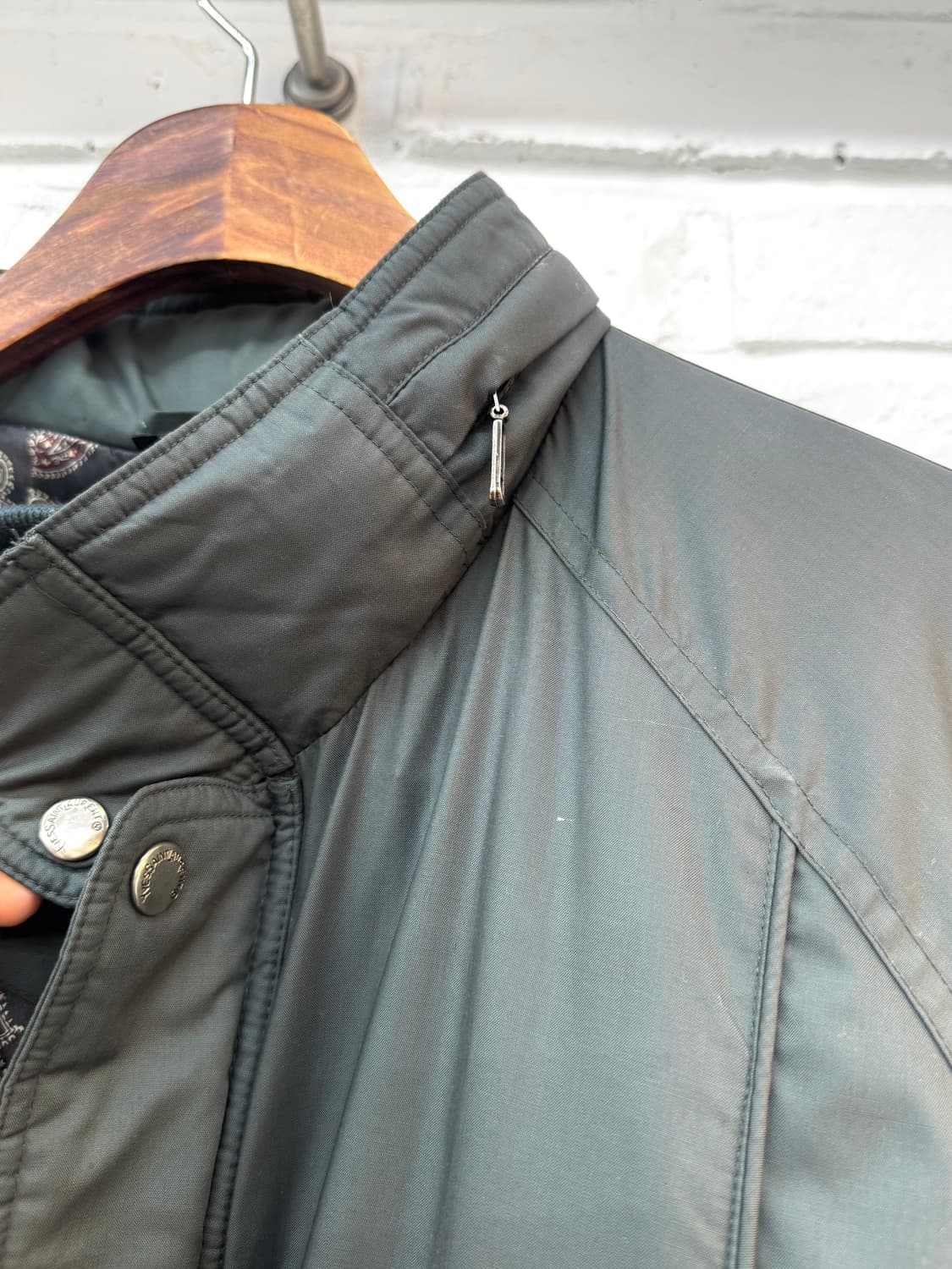 입생로랑 카키 내장후드 구스 다운 자켓 상품이미지5