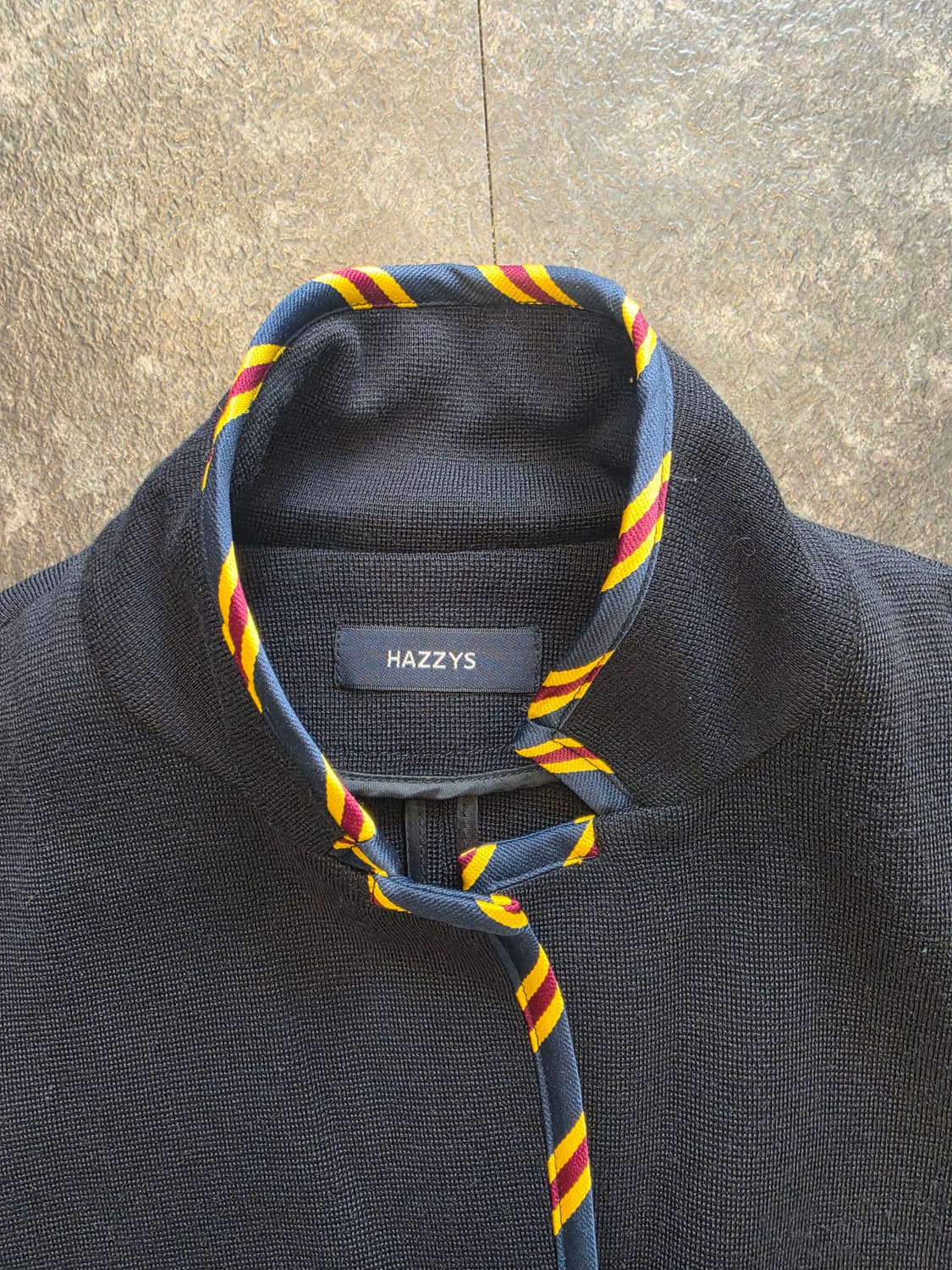 #헤지스(HAZZYS)의 네이비 컬러 카라 가디건 상품이미지2