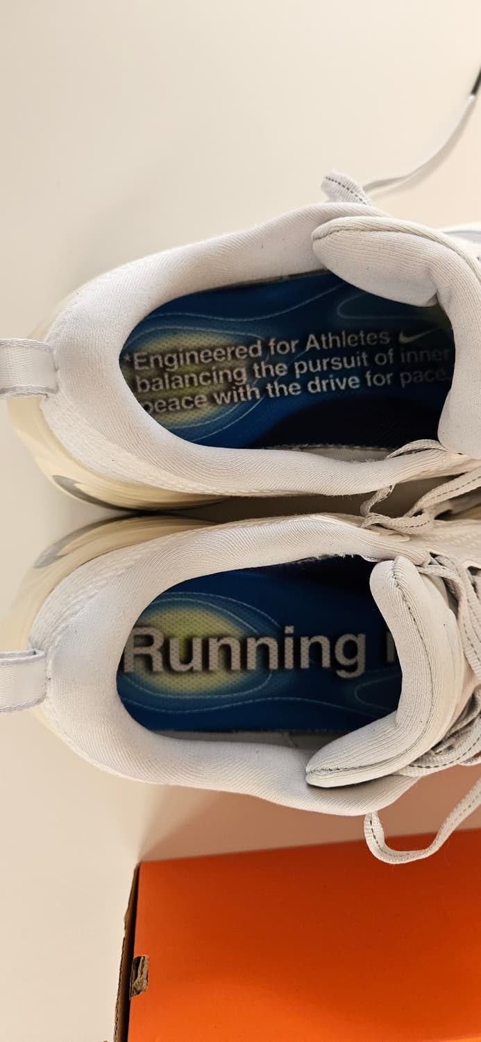 (한정판)나이키 보메로 플러스 270mm나이키 보메로 플러스 남성 로드  상품이미지4