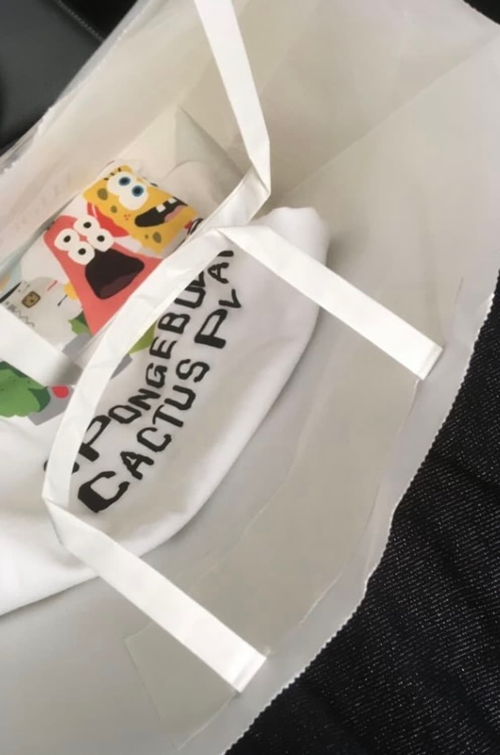 유니클로 스폰지밥 티 판매 상품이미지2