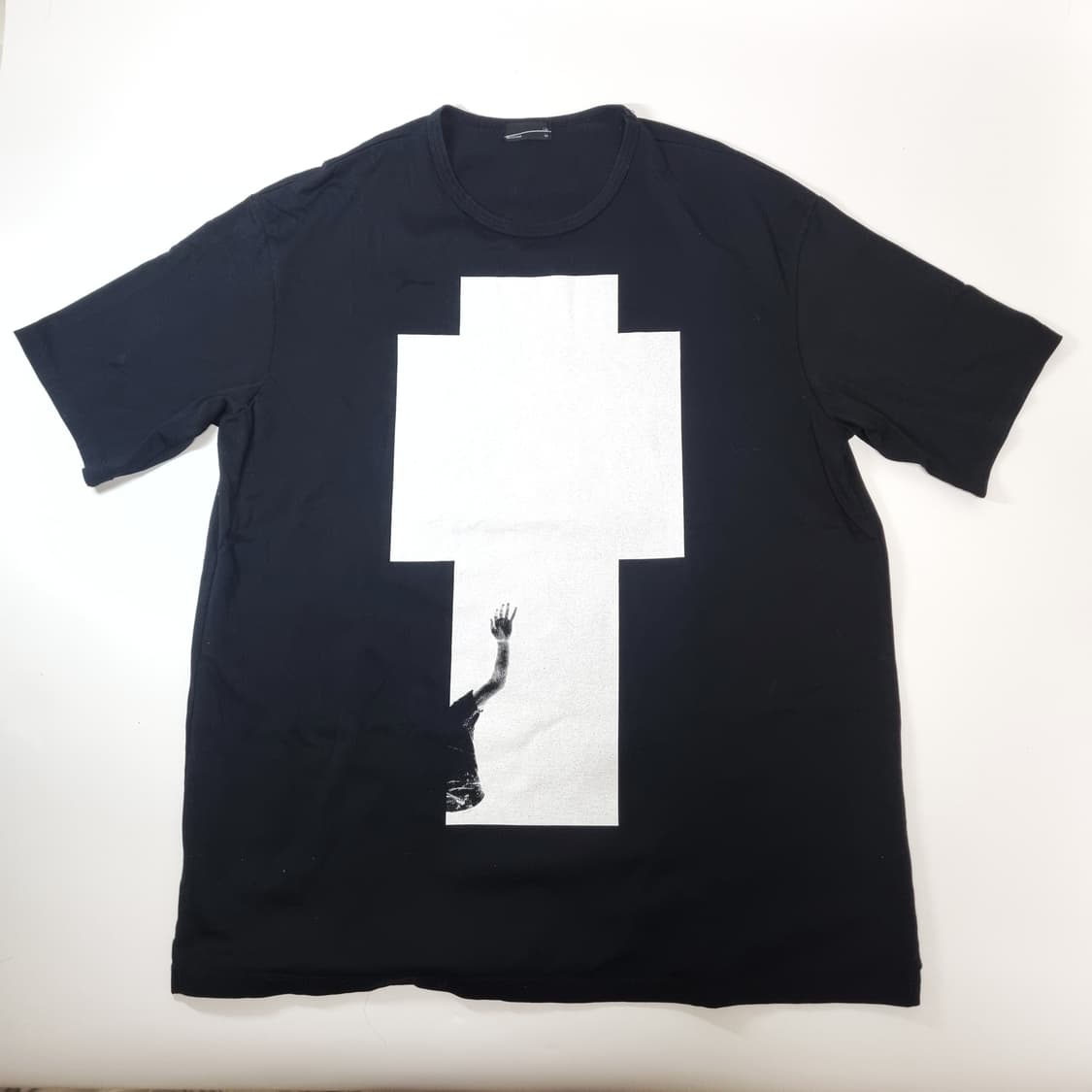 lad musician cross t-shirts 상품이미지1
