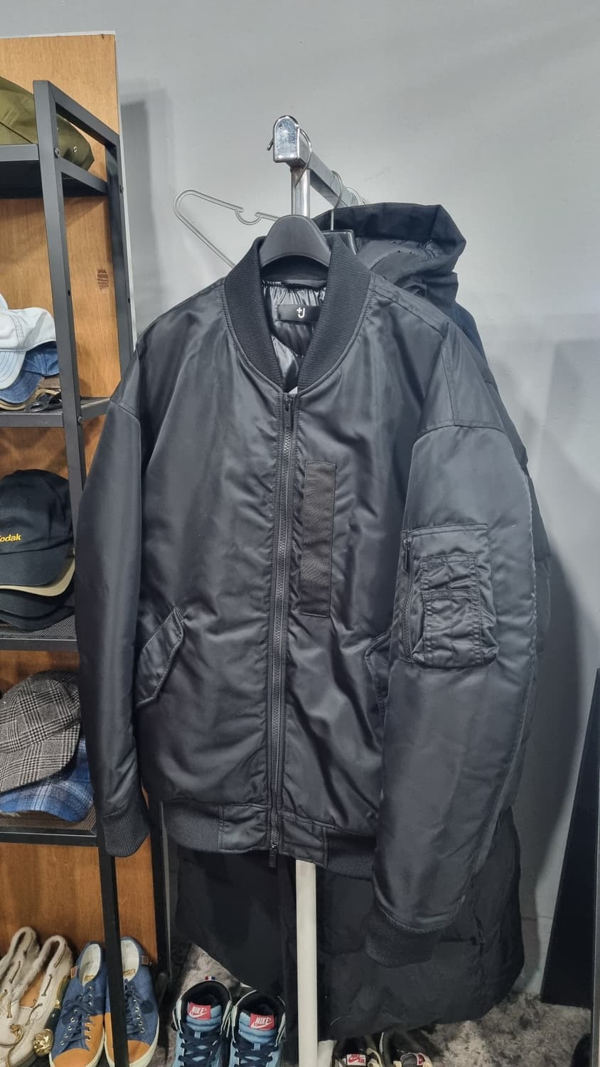 유니클로 질샌더 검정색 오리솜털 MA-1 105~110(xL) 거의새거 상품이미지1