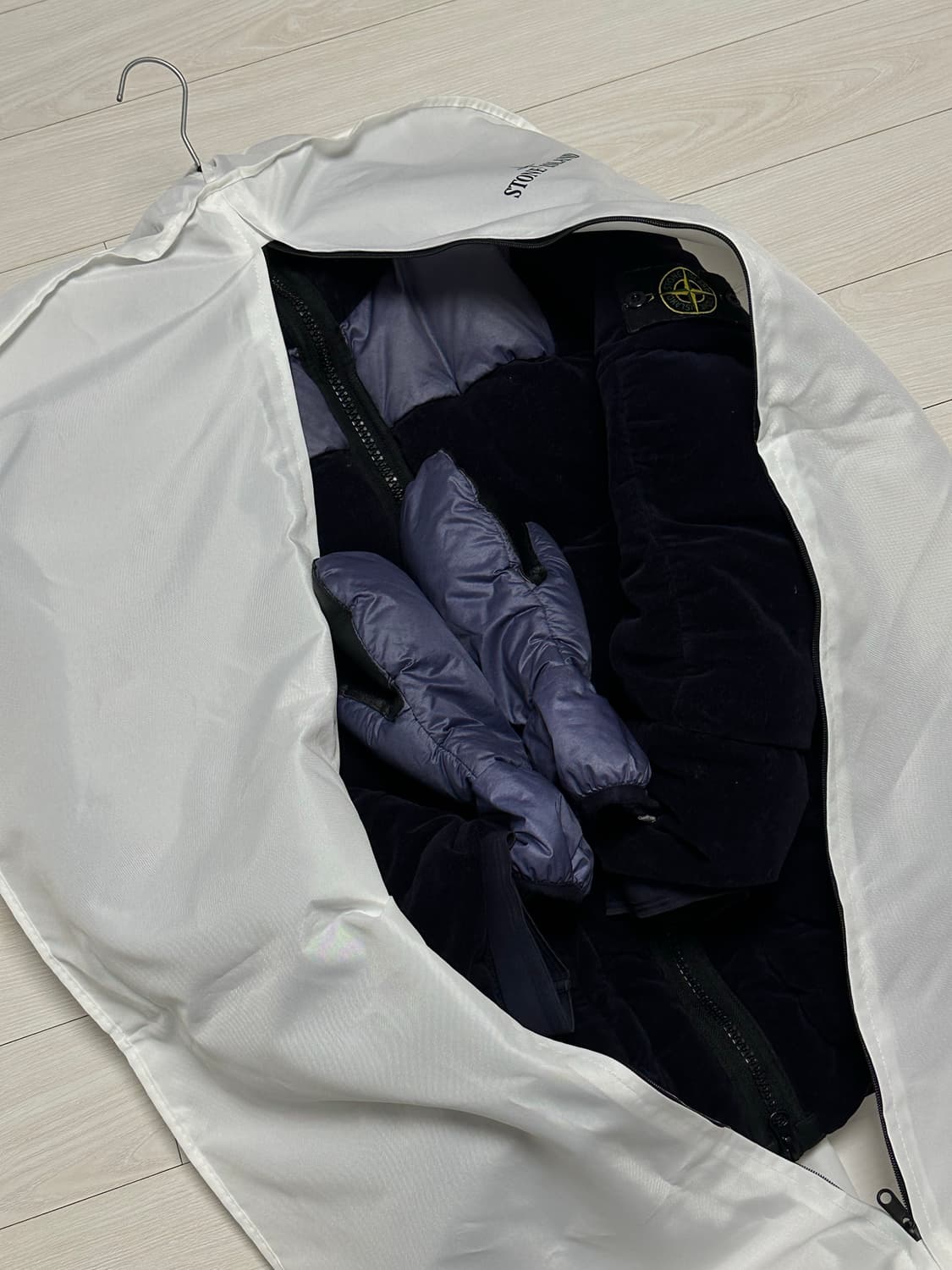 스톤아일랜드 벨벳 다운 tc 패딩 M(105) 상품이미지6