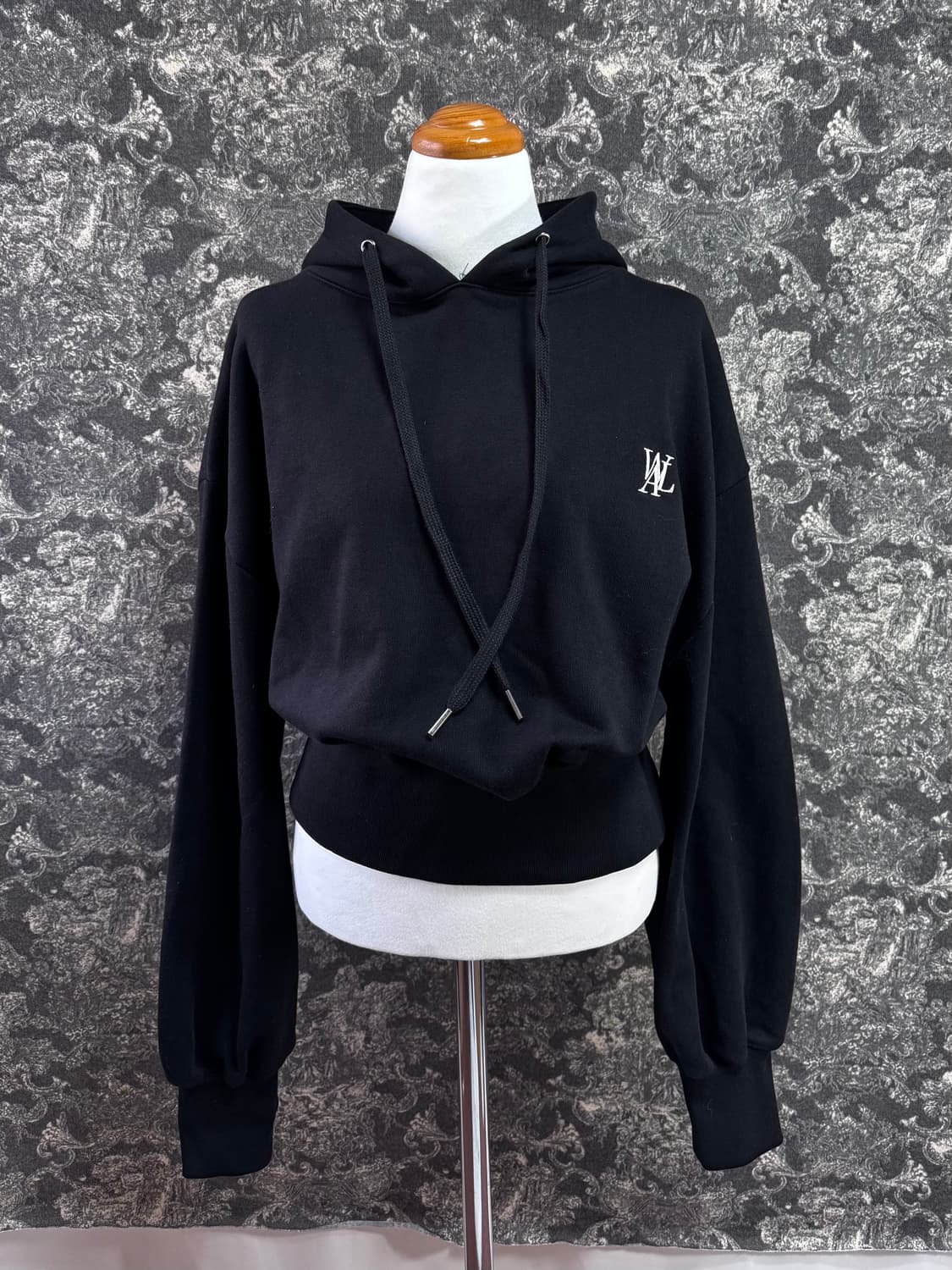 wooalong 우알롱 크롭 후드 상품이미지1