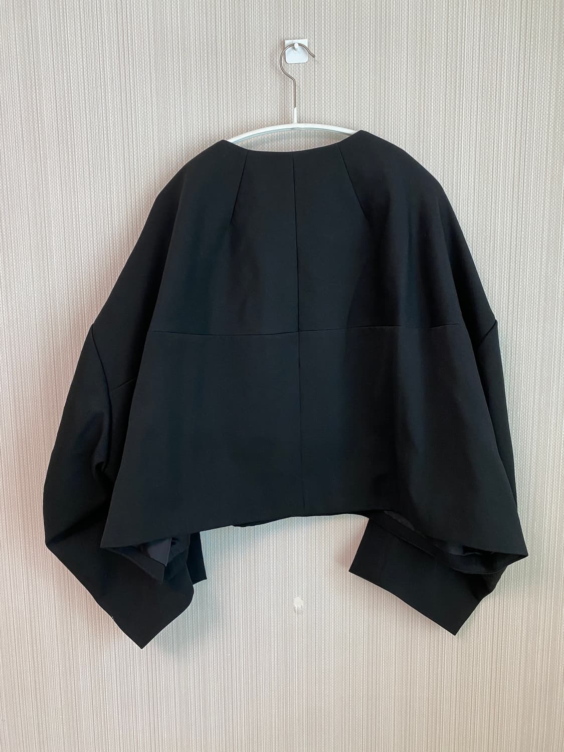 꼼데가르송 24SS 칼라리스 크롭 자켓 블랙 상품이미지3