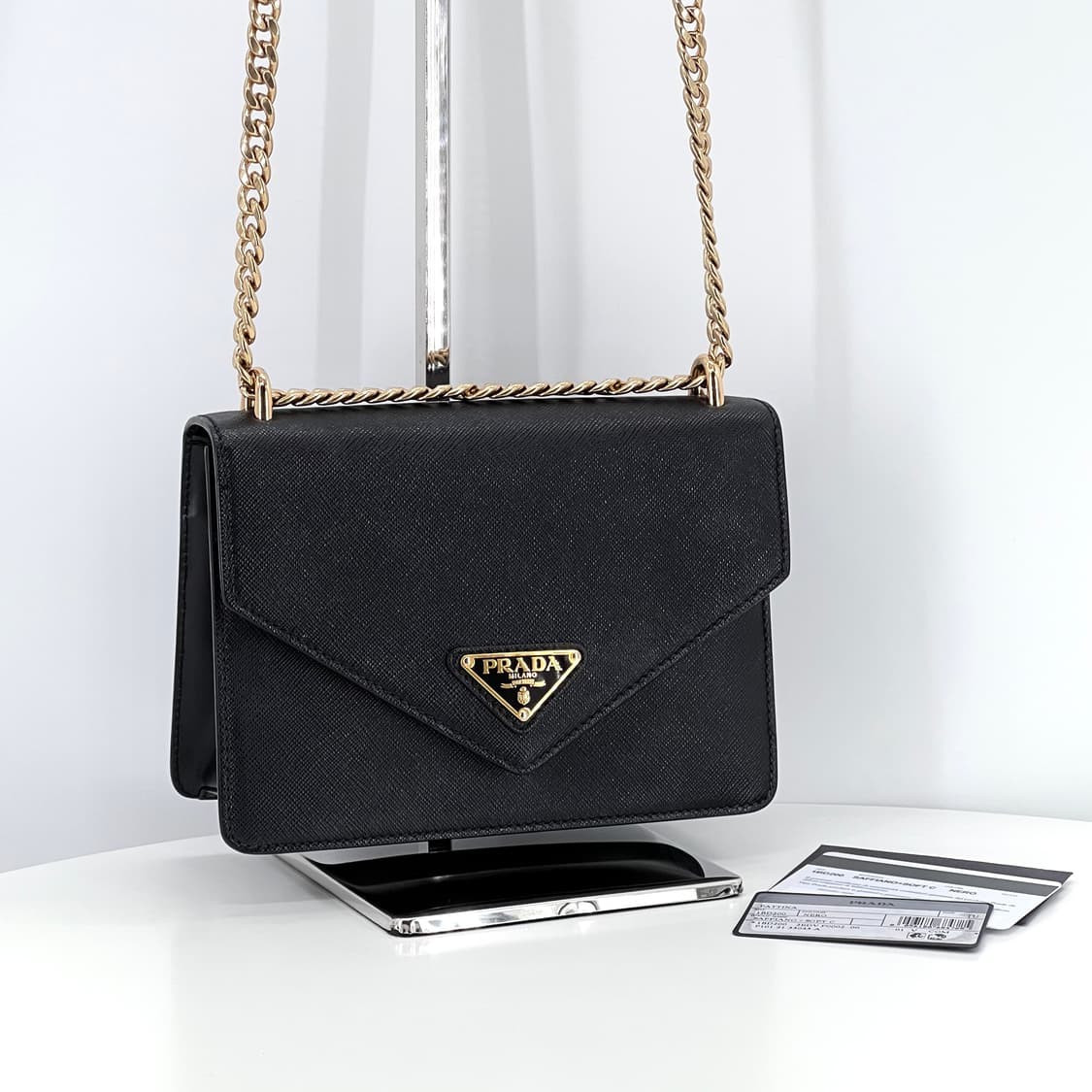 프라다 엔벨롭 사피아노 체인 숄더백 & 크로스백 블랙 (1BD200) 상품이미지1