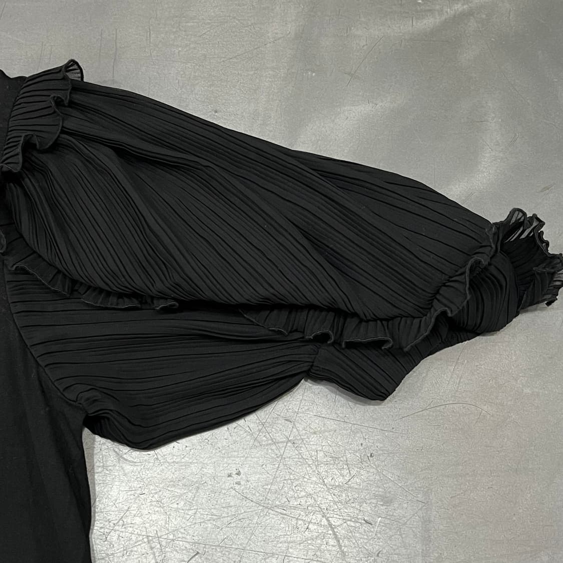  산드로 플리츠 퍼프 반팔티 y16063 상품이미지4