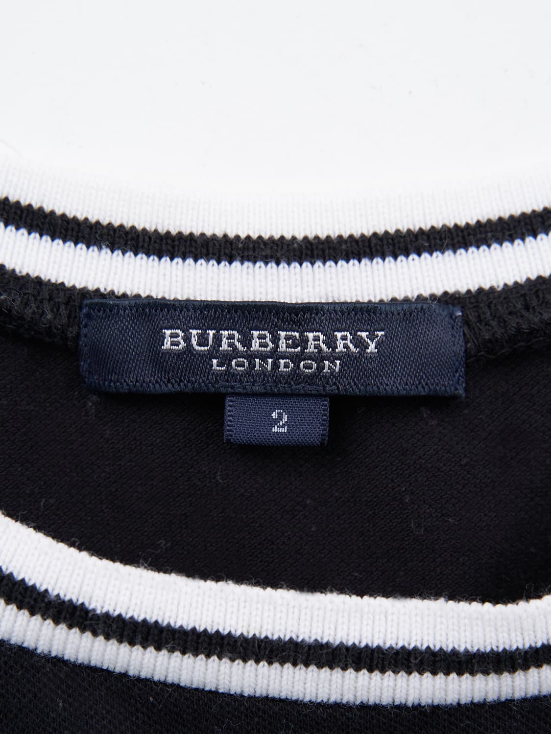 Burberry 블랙라벨 탑 블랙 배색 디테일 슬리브리스 상품이미지6