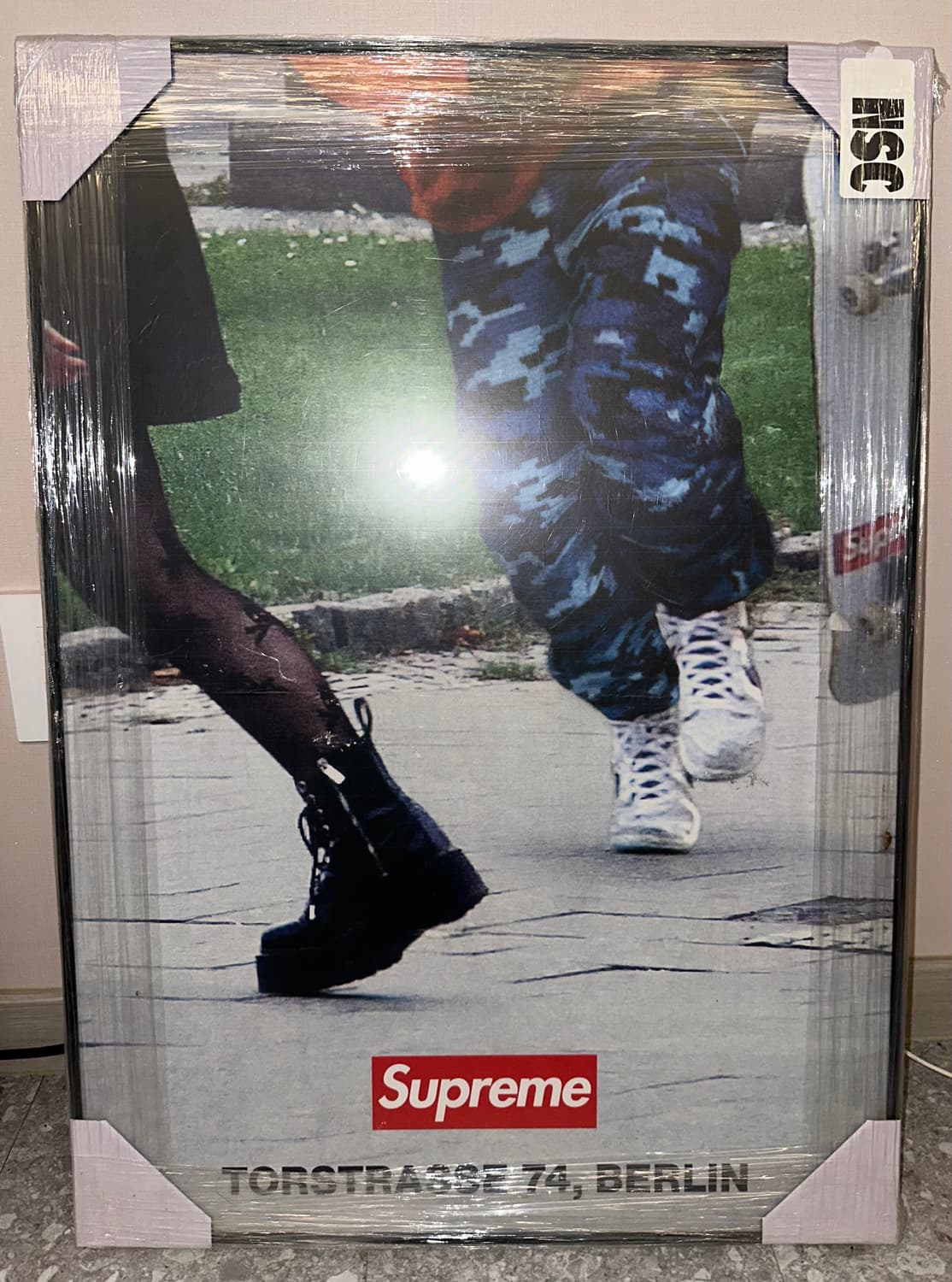 슈프림 베를린 프로모 포스터 상품이미지3