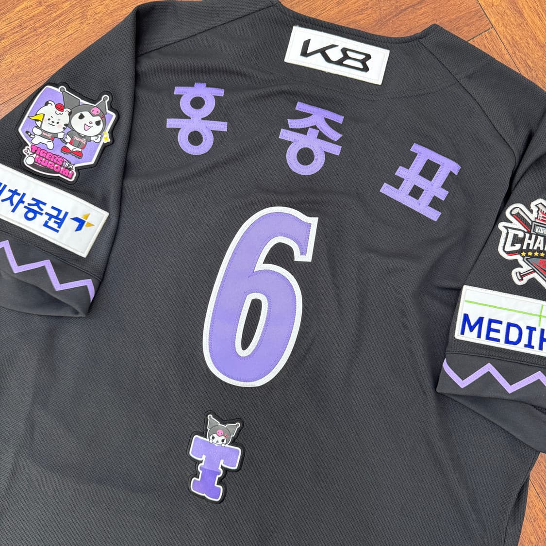 110 아이앱 기아타이거즈 x 쿠로미 어센틱 콜라보 유니폼(홍종표) 상품이미지4