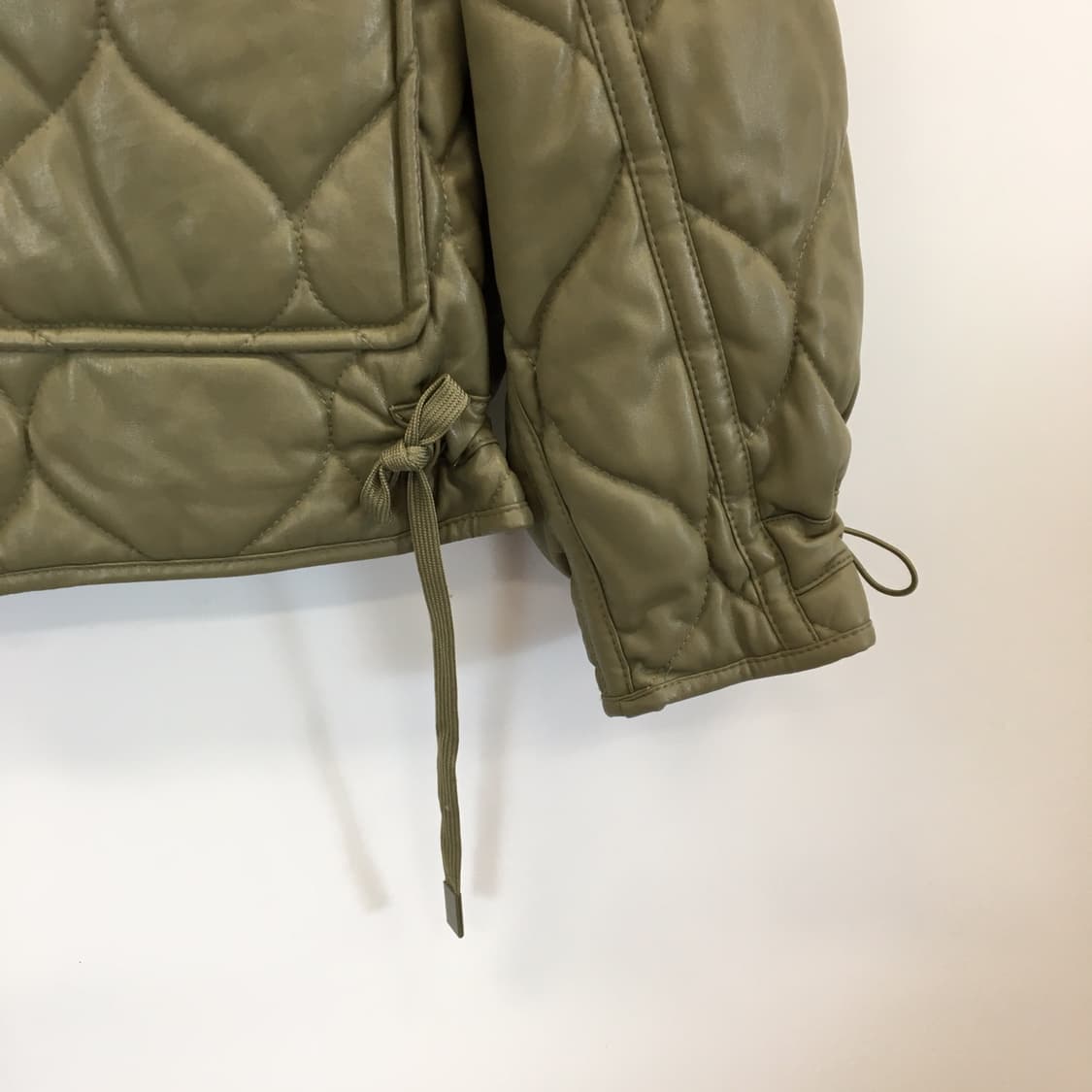 자라 비건레더 누빔패딩 XS 오버  상품이미지3