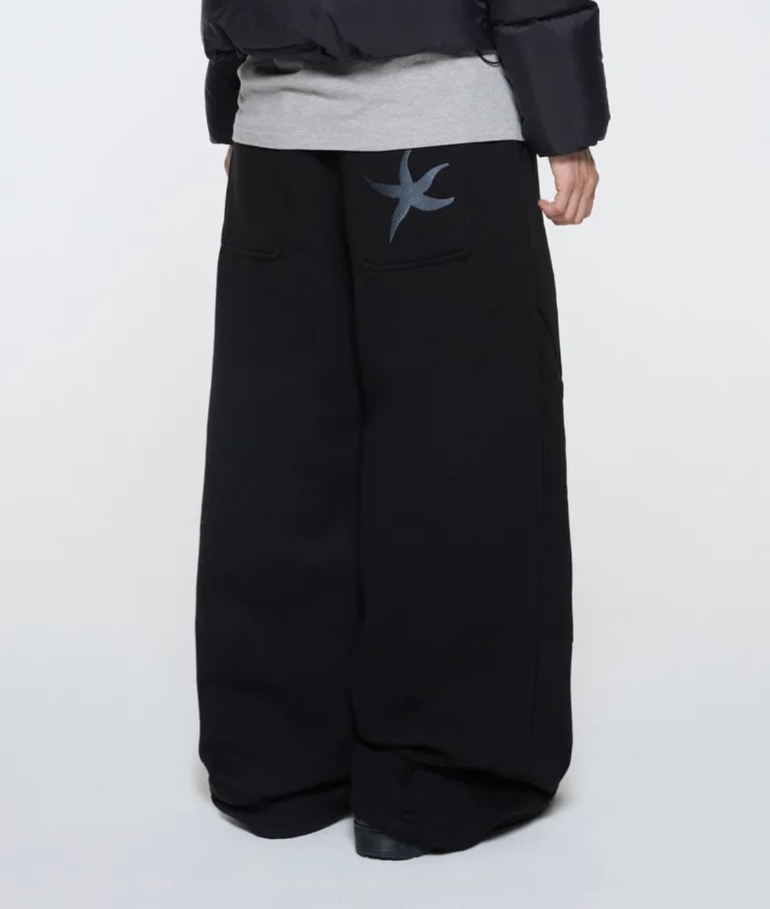 더콜디스트모먼트 TCM starfish sweat pants (black 상품이미지1