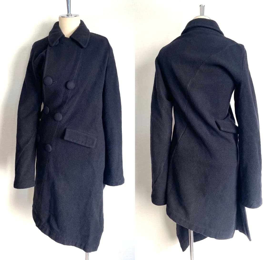 꼼데가르송 트위스트 버튼 코트 상품이미지1