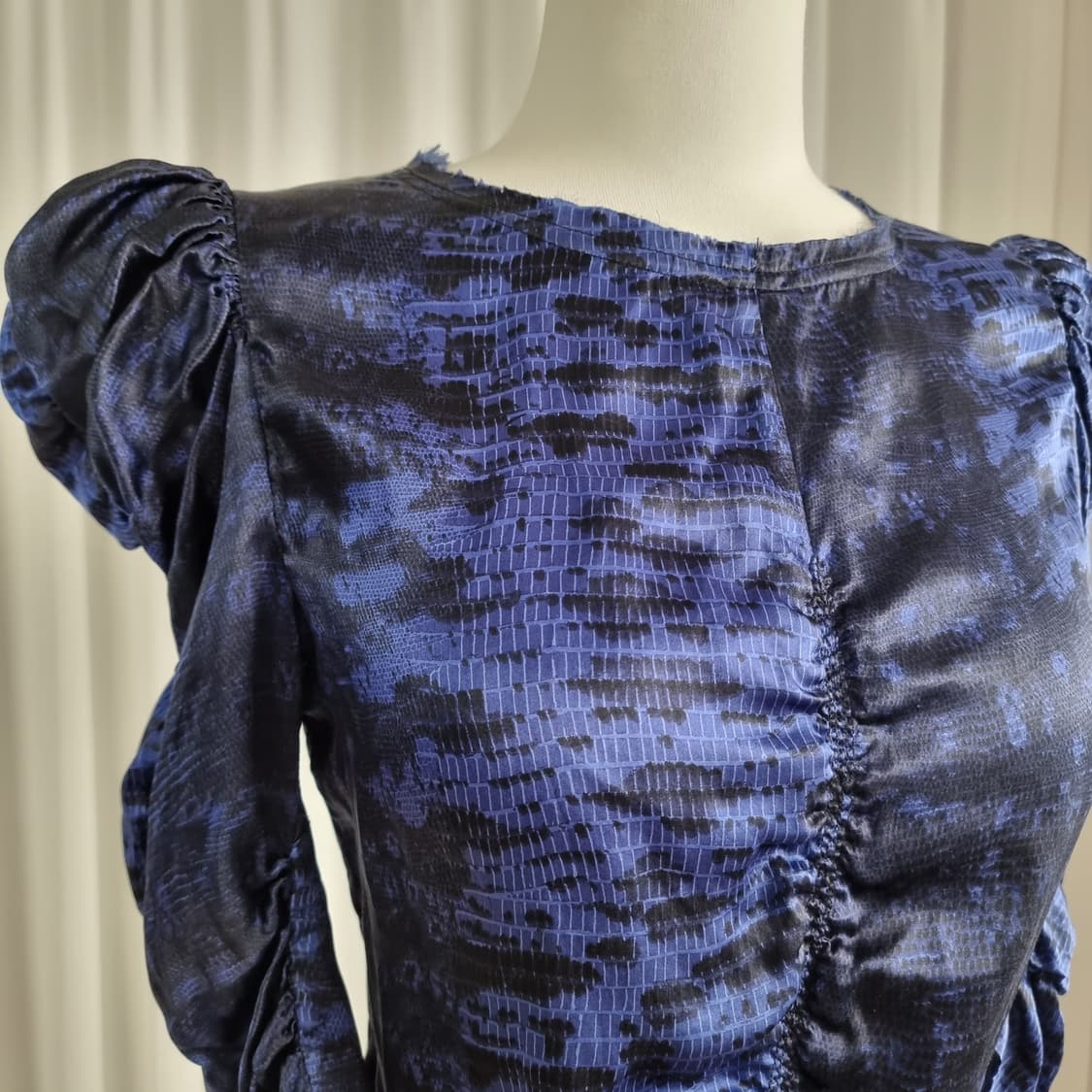 이자벨 마랑 셔링 스모킹 블라우스 실크100% (55/표기0) 상태최상 상품이미지5