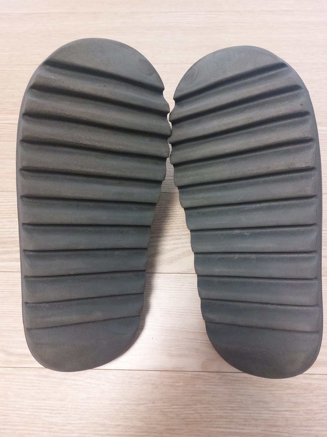 285)아디다스 이지 슬라이드 오닉스 상품이미지4