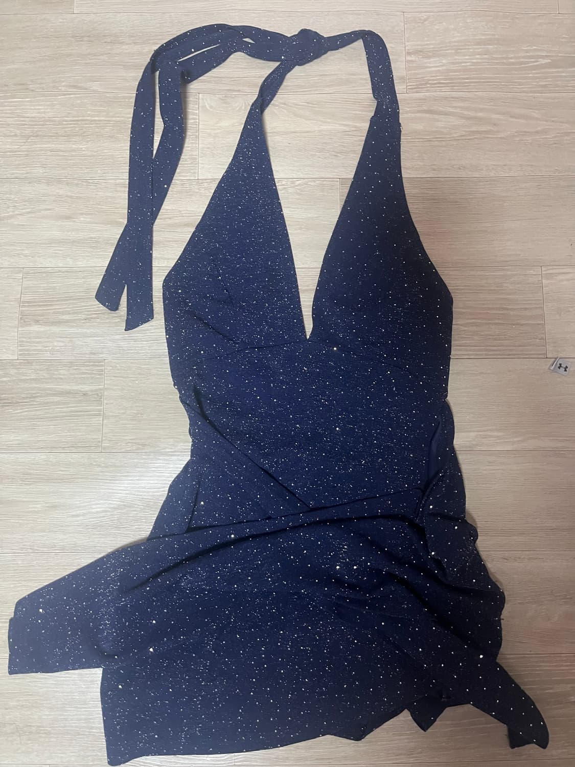 Cider 홀터넥 글리터 파티 드레스 상품이미지3