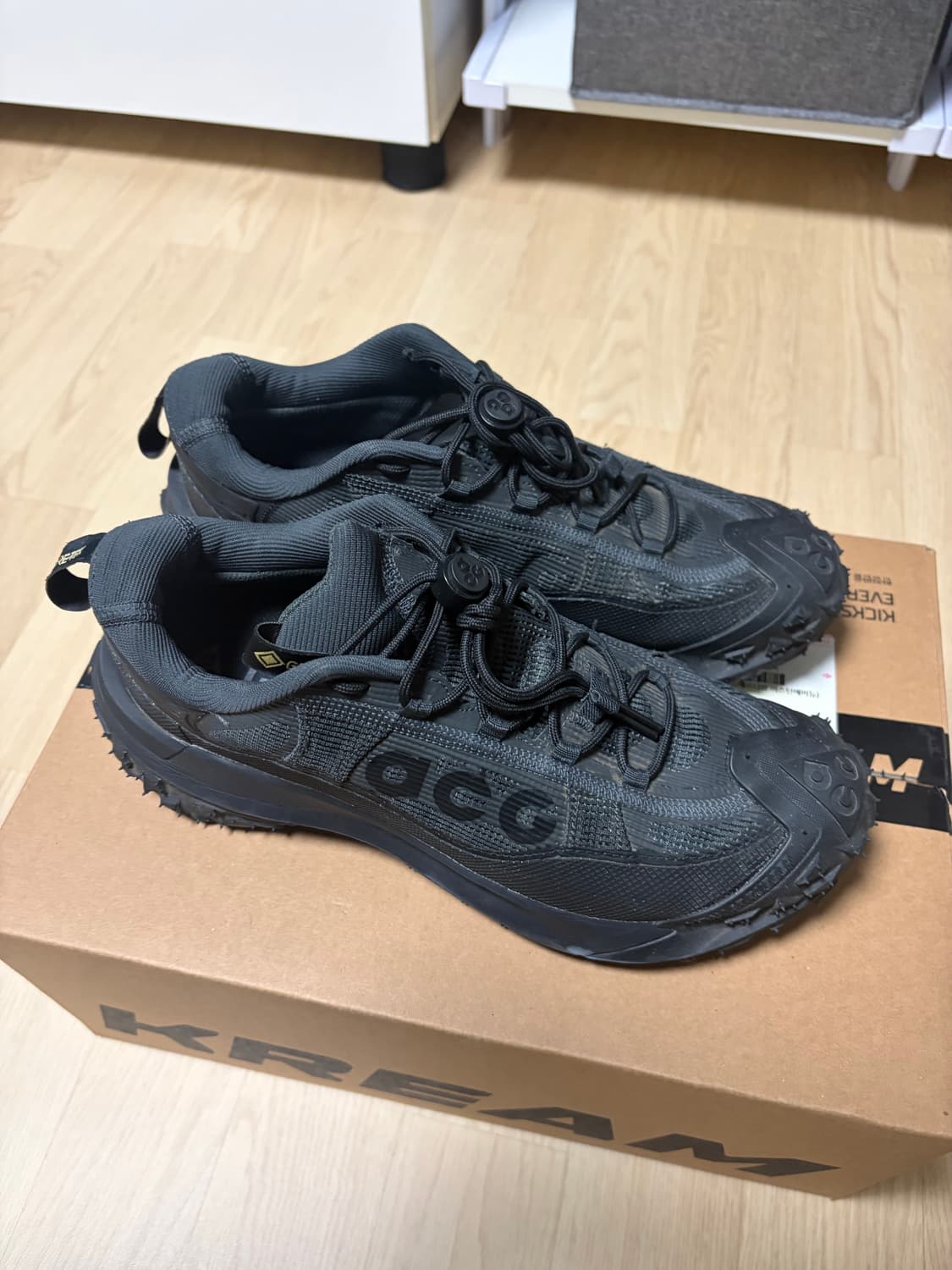 나이키 ACG 마운틴 플라이 2 로우 고어텍스 블랙 265 상품이미지1