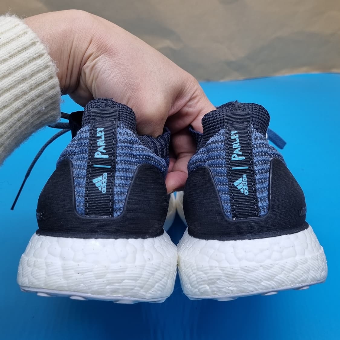 아디다스 울트라부스트 팔리 런닝화245  상품이미지4