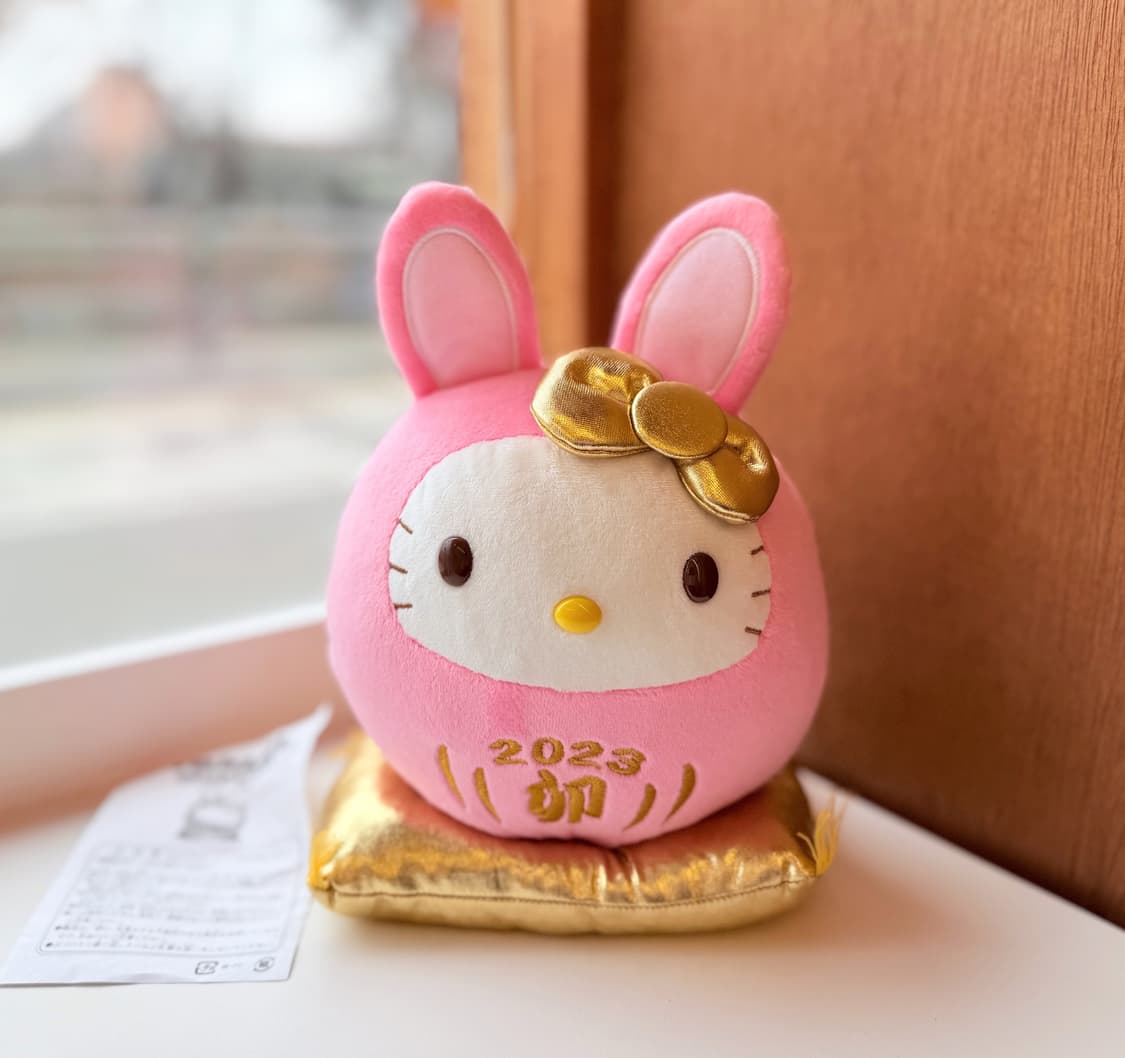 일본 야쿠르트x 산리오 콜라보 우사기 헬로키티 다루마 봉제 인형 상품이미지2