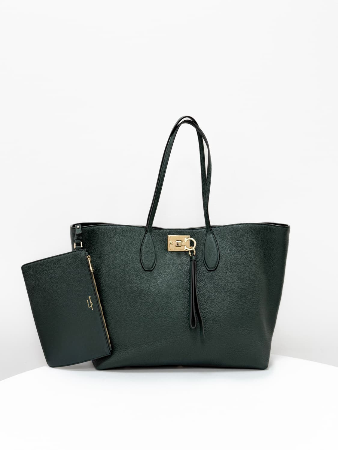 페라가모 간치니 락 레더 쇼퍼백 상품이미지1