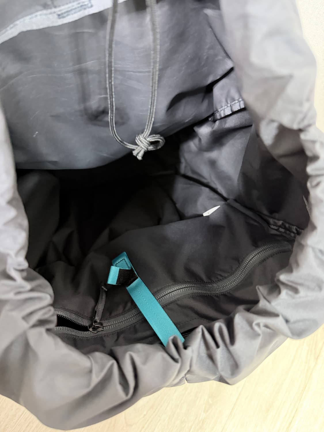 아크테릭스 맨티스 30 백팩 블랙 판매합니다 상품이미지4