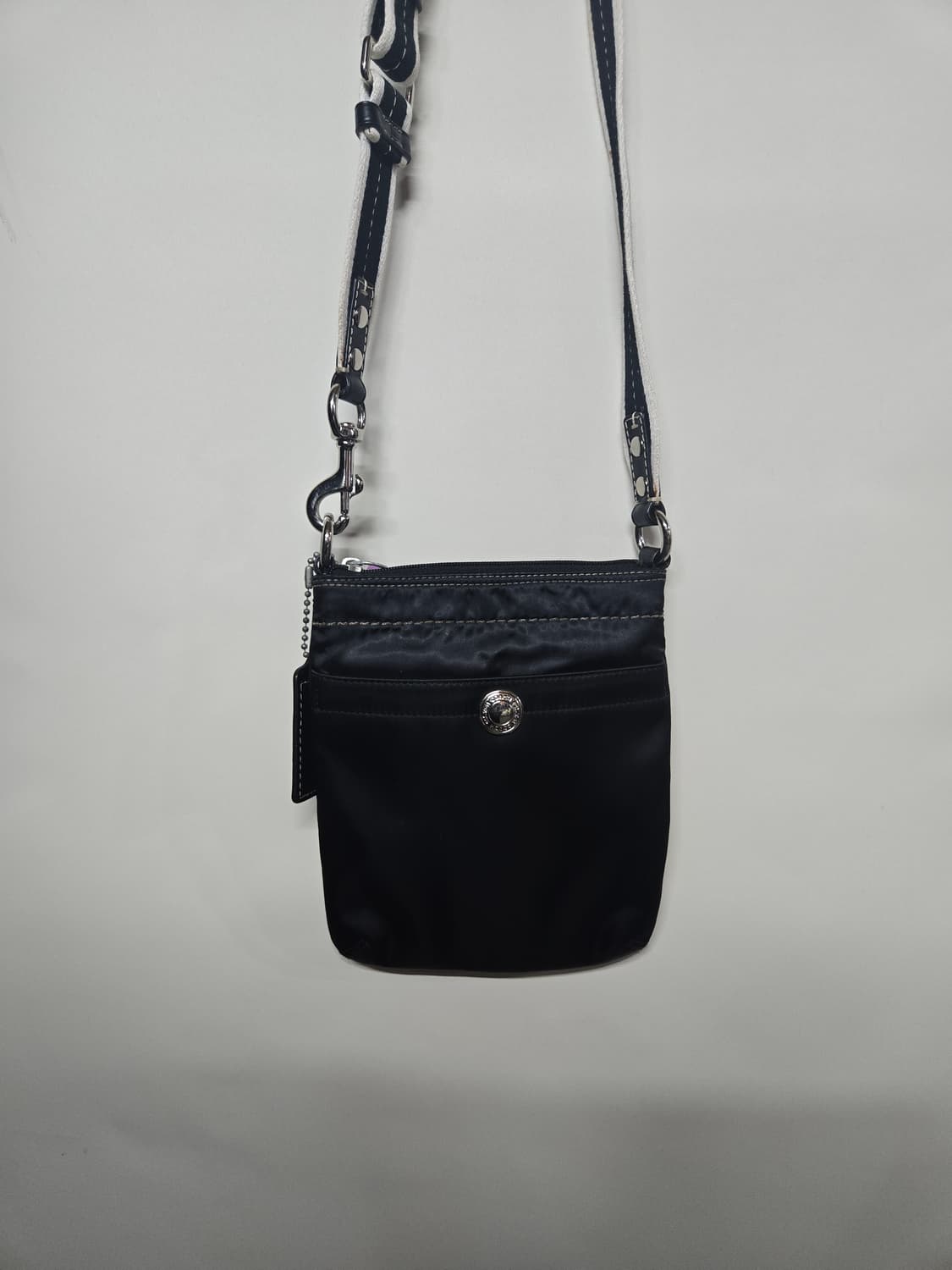 코치 블랙 크로스백 상품이미지1