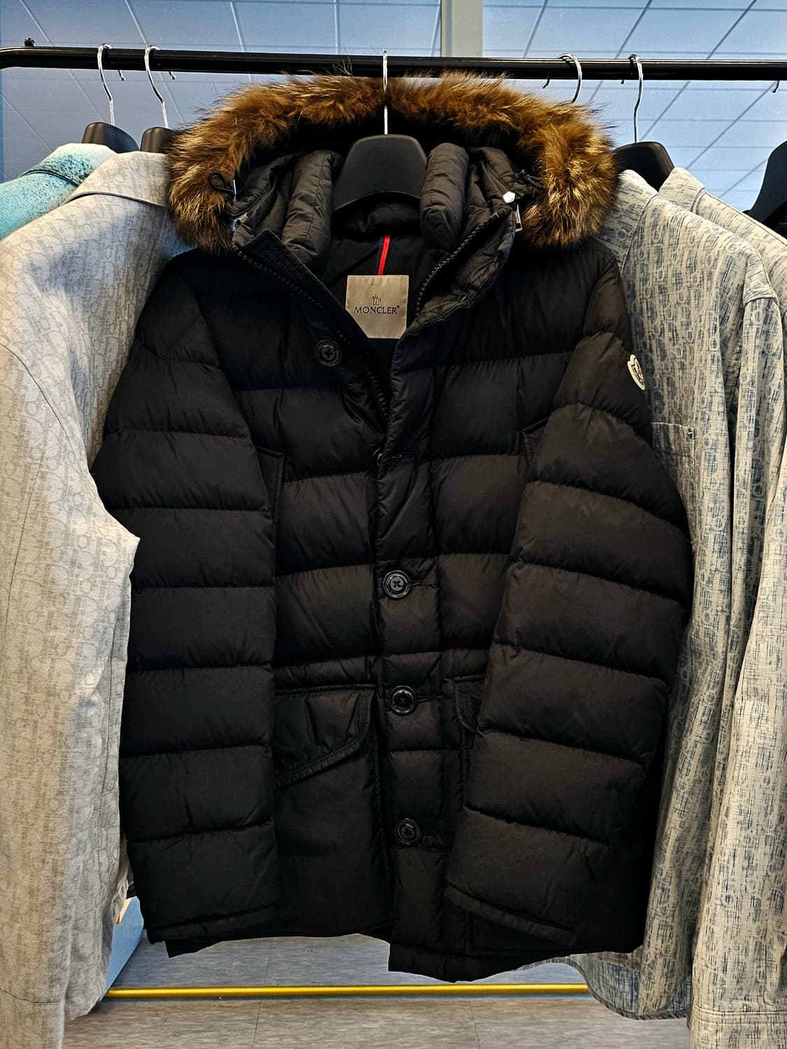 몽클레어 클루니 22fw
2사이즈  상품이미지1