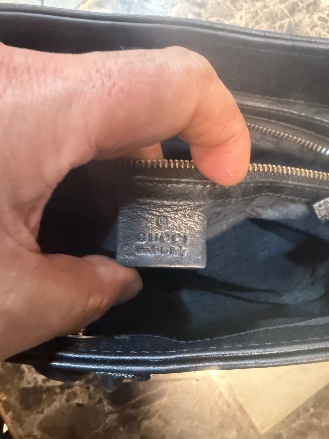 정품 구찌 레더 쇼퍼백 팝니다 상품이미지9