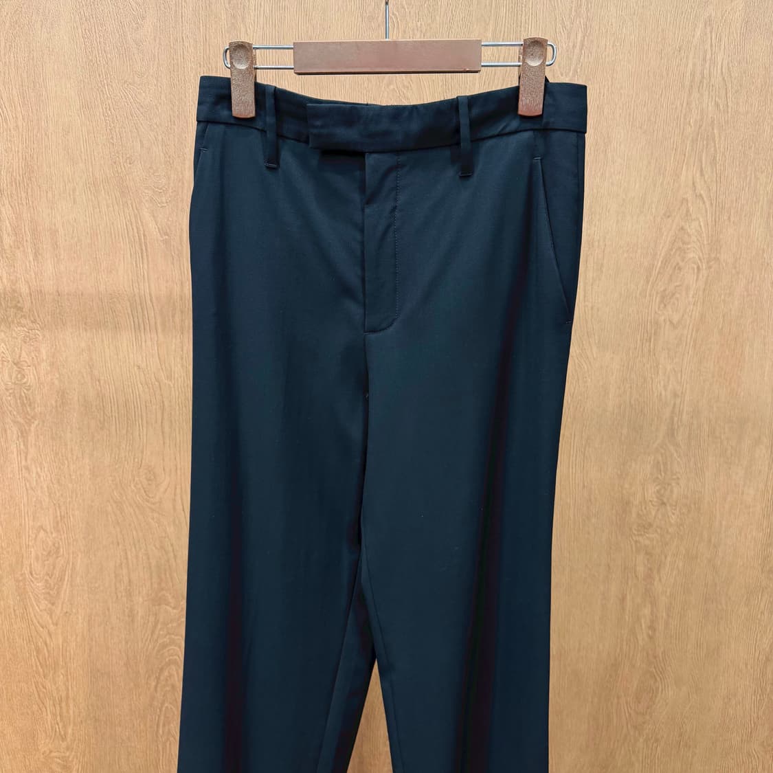 구찌 슬랙스 더블 버튼 지퍼 클로징 싱글 백포켓 디테일 스트레이트핏 블랙 상품이미지4