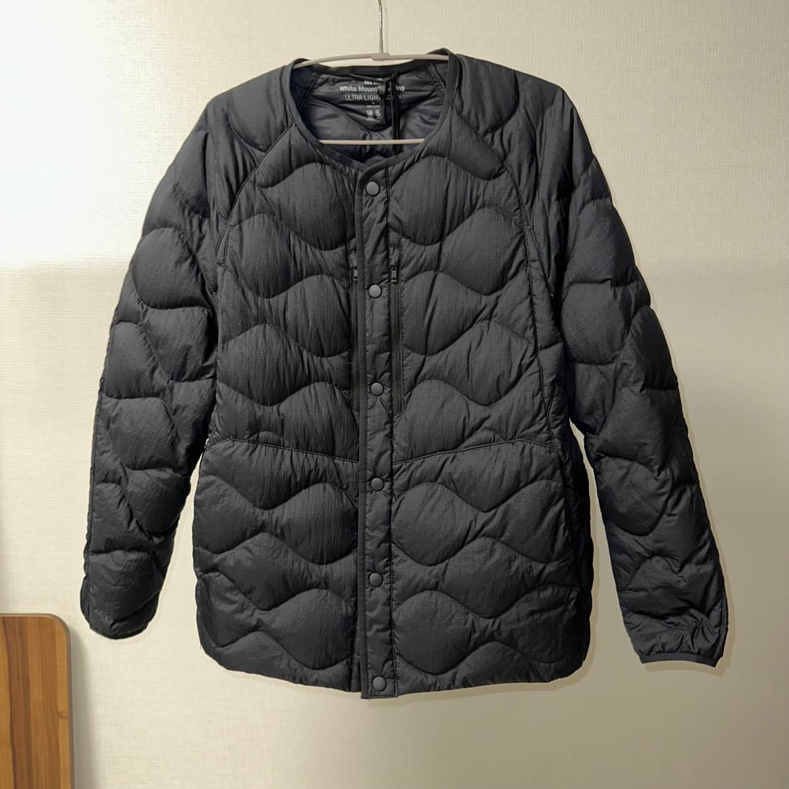 유니클로x화이트마운티니어링 경량깔깔이 상품이미지1