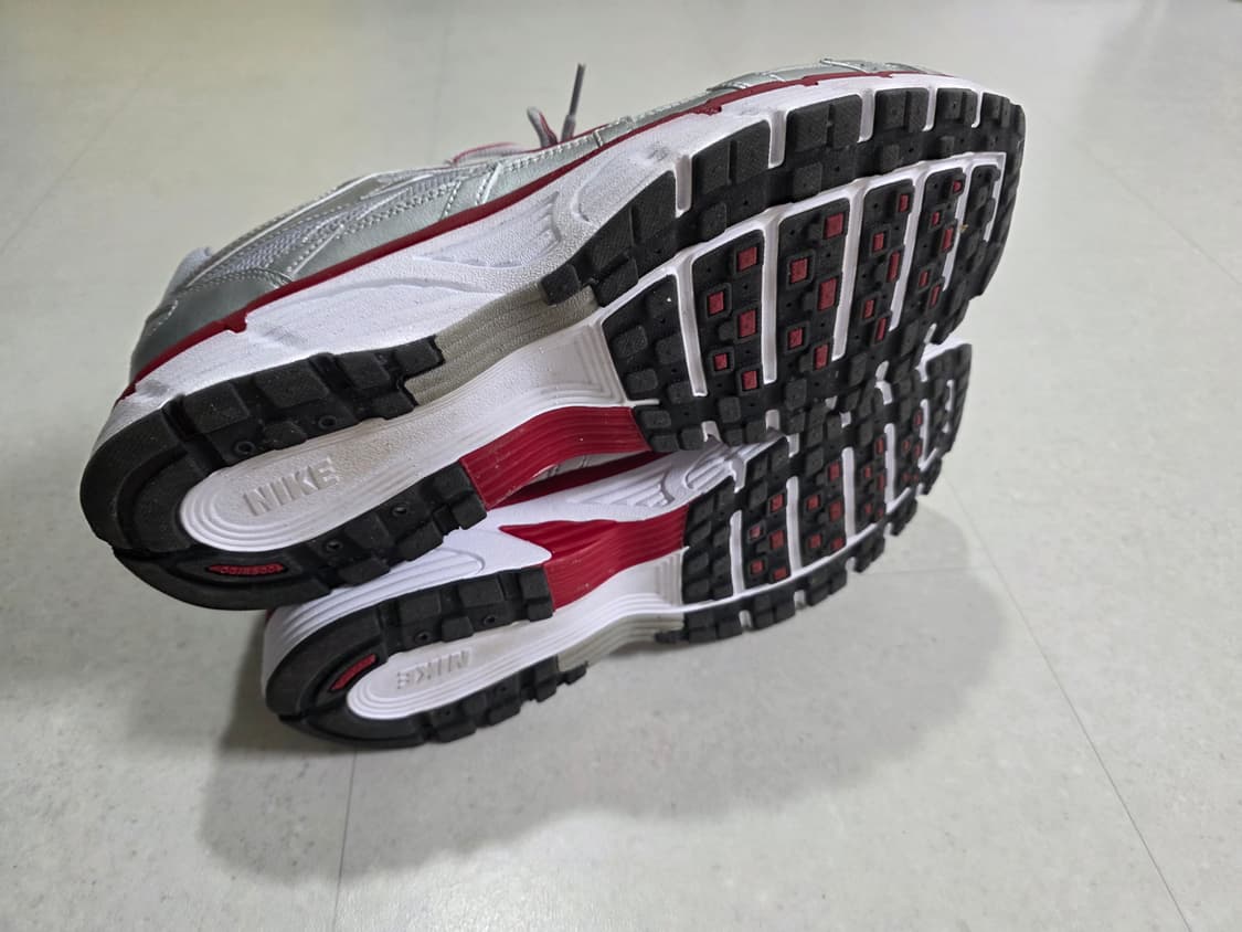 나이키 P-6000 메탈릭 실버 짐레드 310 상품이미지3