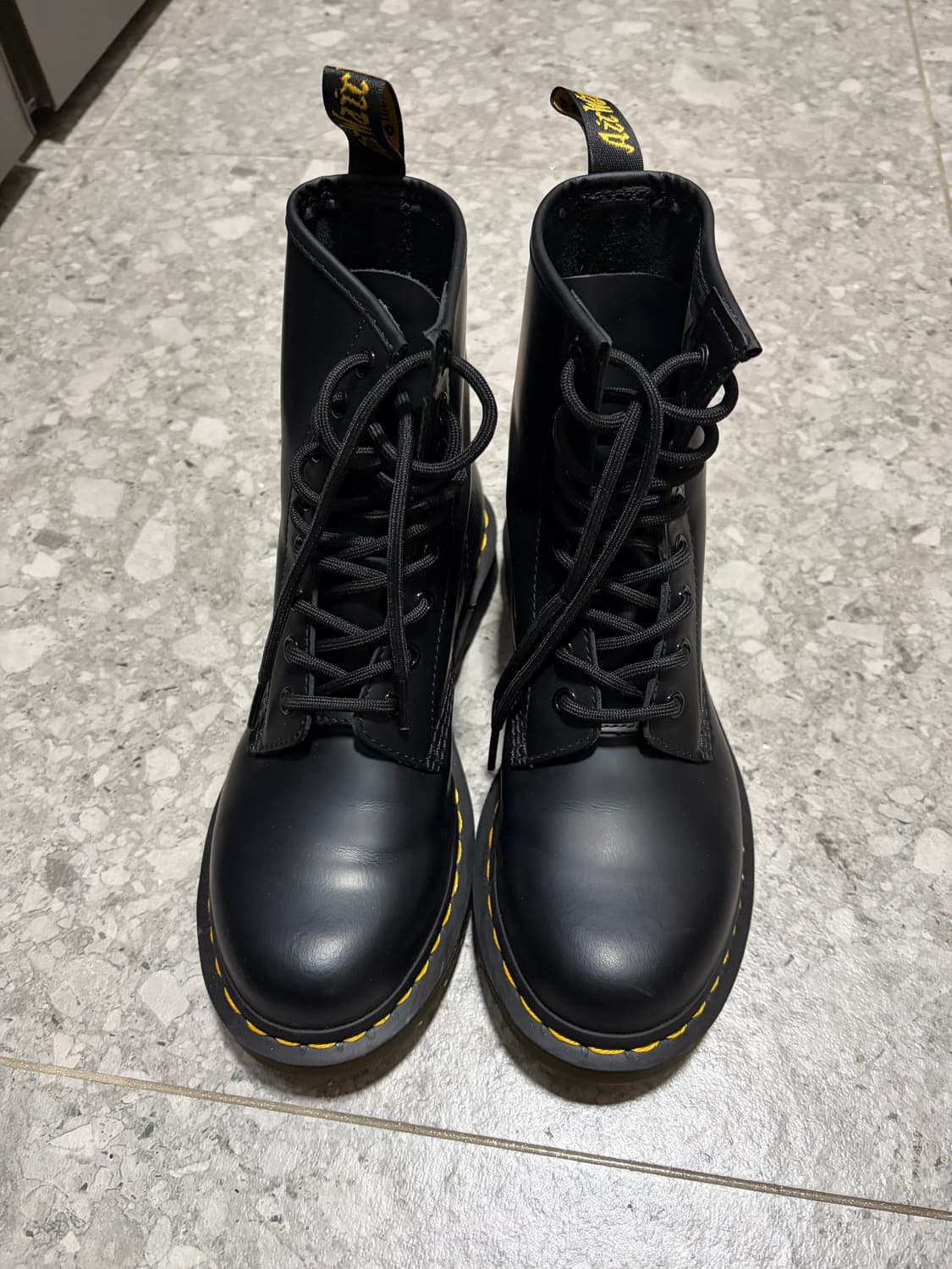 (W) 닥터마틴 1460 스무스 레더 레이스업 부츠 블랙 8홀 상품이미지1