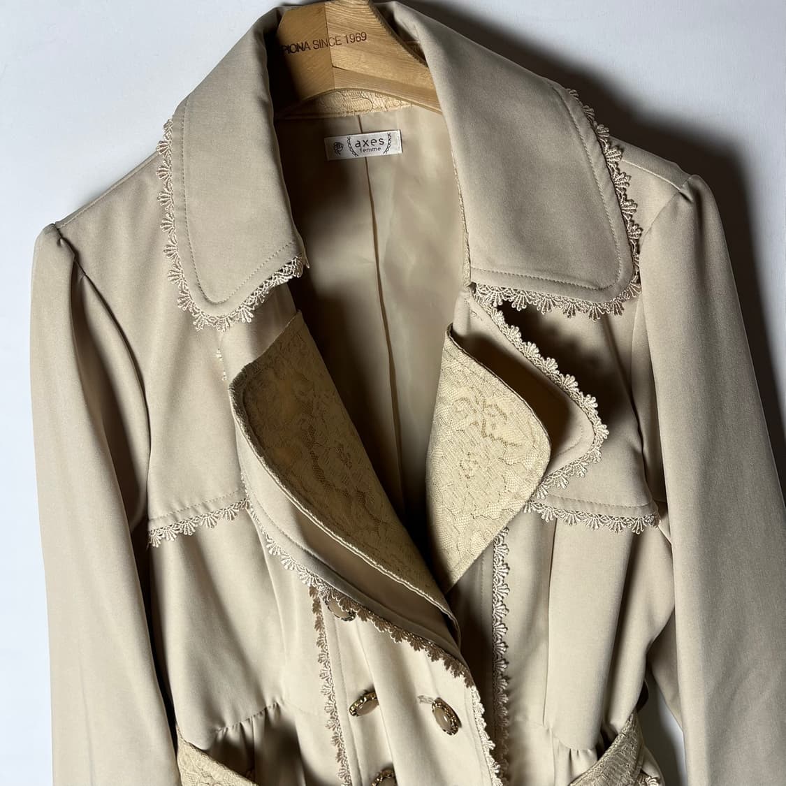 [Axes Femme] 엑시즈팜 레이스업 양산형 트렌치코트 상품이미지3