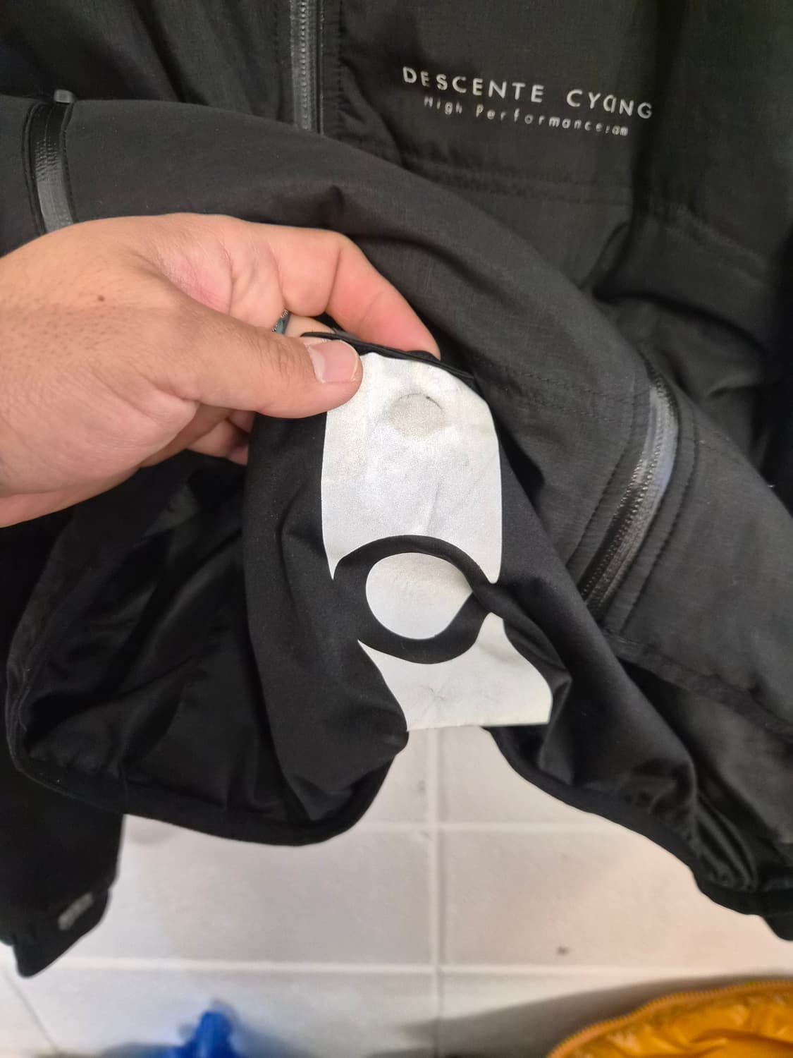 L/100) 데상트 사이클링 자켓 팝니다 상품이미지5