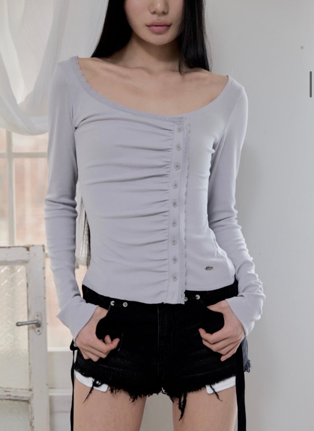 511비전 ELIN LACE UNBALANCE SHIRRING TOP 상품이미지1
