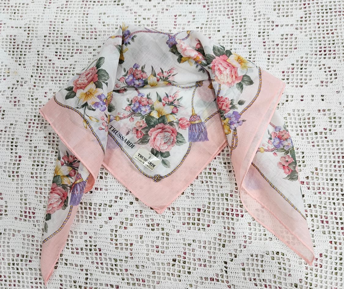 (TRUSSARDI) 플라워 로프패턴 손수건 상품이미지4