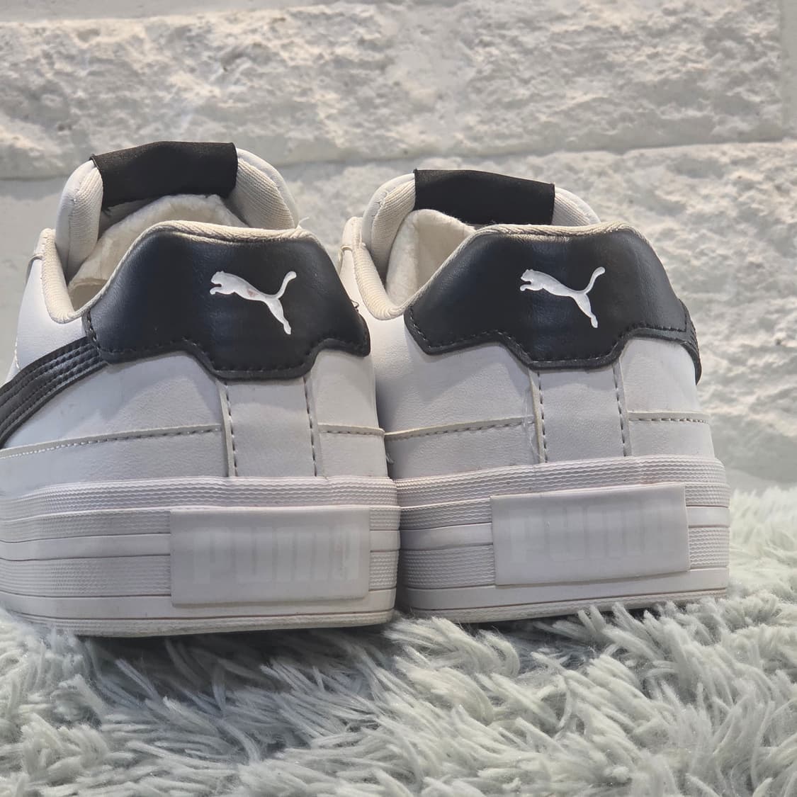 6q-30:푸마 스매쉬 플랫폼 스니커즈 화이트-블랙 (22.5cm) 상품이미지3