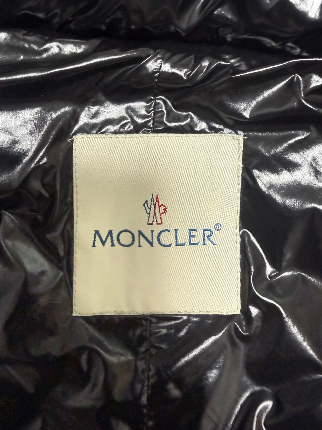 몽클레어 유광 패딩조끼 무하자 상품이미지3